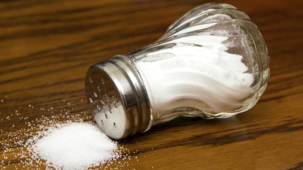Brasileiro consome mais que o dobro do sal recomendado pela OMS