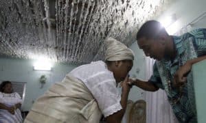 Jovens de religiões afro-brasileiras dão continuidade à tradição ancestral