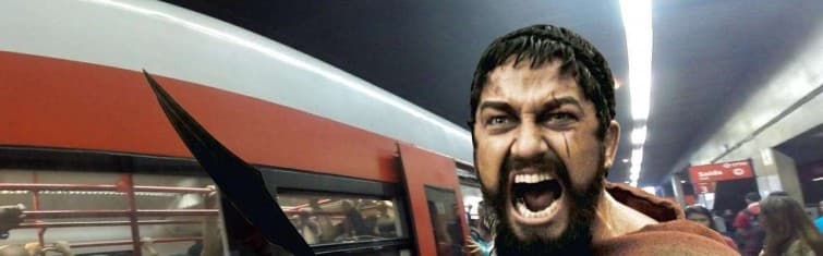 Em trem lotado, paulistano define: “aqui é Esparta, mano!”