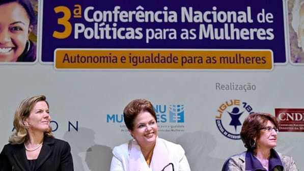 Dilma e ministras Gleisi e Iriny Lopes