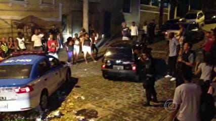 Homem flagrado chutando mulher em conflito é comandante de UPP no Rio