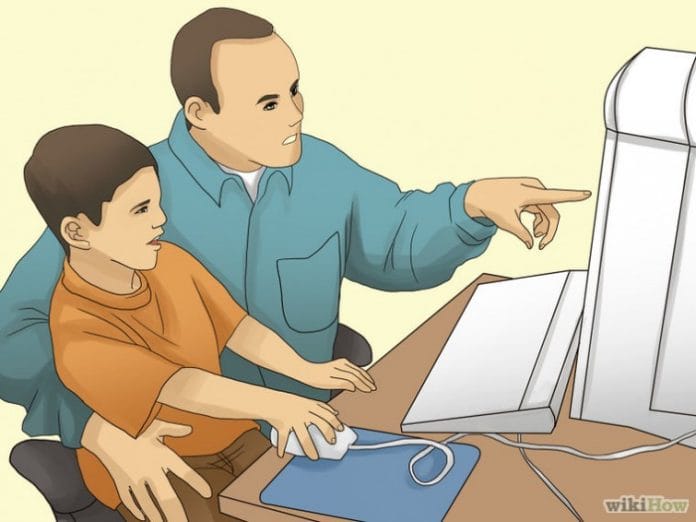 Ensine seu filho sobre segurança na internet.