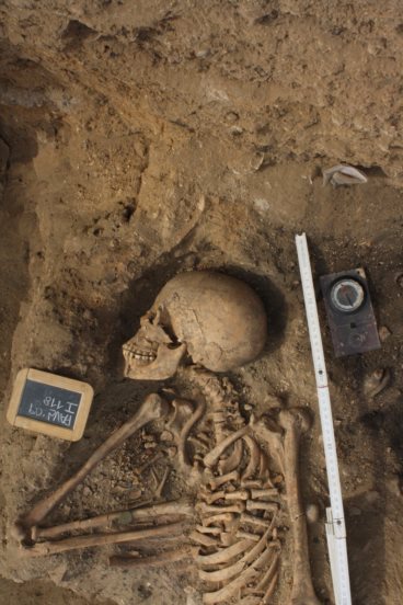 Esqueleto encontrado em 2009 em Lagos no cemitério de africanos do século XV FOTO CEDIDA POR ISABEL CASTRO HENRIQUES