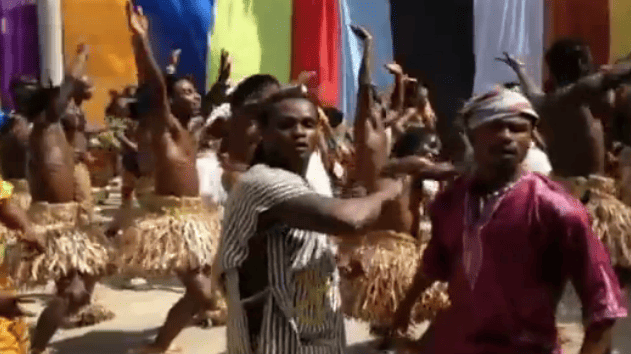 Grupo AANINKA da Costa do Marfim: Um show de dança tradicional com músicas contemporâneas (vídeos)