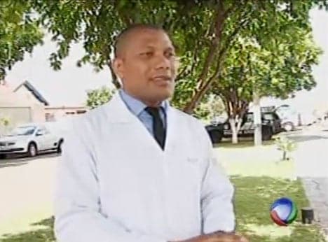 “Eu não quero explicações seu preto nojento”, médico sofre racismo de pai de paciente