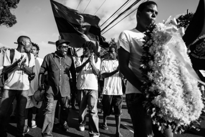 Manifestantes em direção à Vila Moisés. Foto: Rafael Bonifacio /Ponte Jornalismo