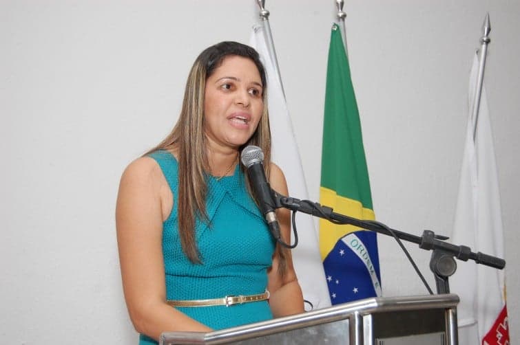Vereadora quer criar ‘Dia Municipal da Esposa do Pastor’