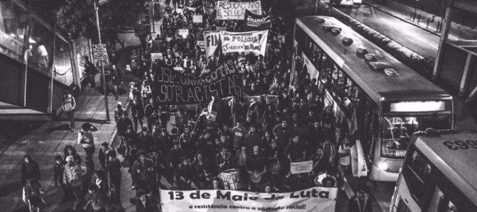 Manifestantes de coletivos fazem passeata em Pinheiros por cotas na USP