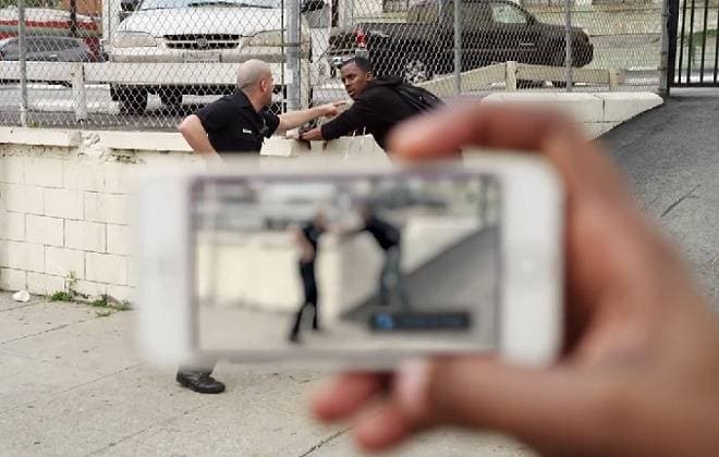 Aplicativo grava e envia vídeos de abuso de poder da polícia a advogados nos EUA