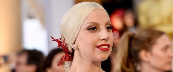 Lady Gaga se une à luta para combater agressão sexual em universidades dos EUA
