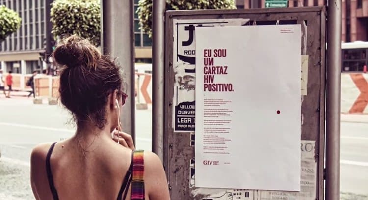 Este cartaz é HIV positivo: veja a reação das pessoas em vídeo