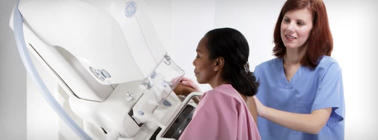 Benefícios da mamografia superam riscos associados, diz novo estudo da OMS