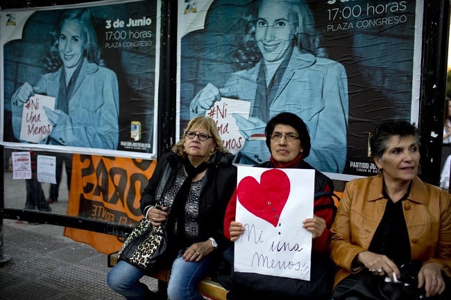 Marcha “Ni Una Menos” em Buenos Aires, Argentina. Junho/2015. Foto de Natacha Pisarenko / AP.