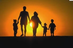 Deputados aprovam lei que limita família a “união entre homem e mulher”