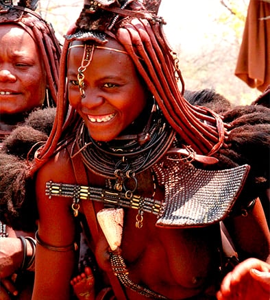 Os-dreads-representam-o-estado-civil-das-mulheres-da-comunidade-Himba.