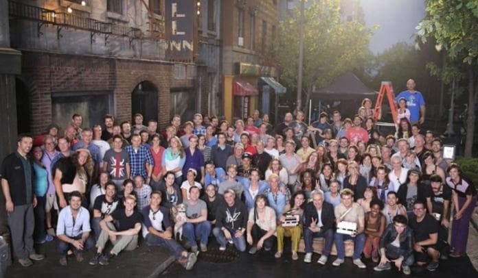 O elenco e equipe de filmagem de Stonewall