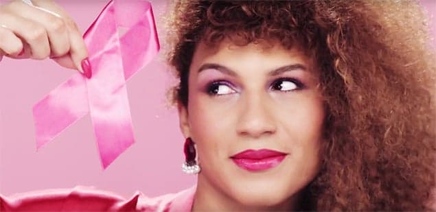 Mulher trans protagoniza nova propaganda da Avon sobre Outubro Rosa