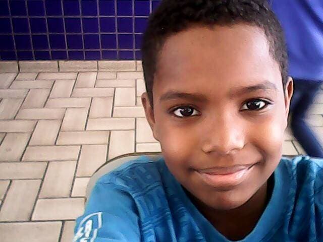 Há preconceito contra negros, diz Gustavo Gomes da Silva, 11, colunista da ‘Folhinha’
