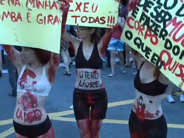 Mulheres participam de manifestação na Avenida Paulista nesta sexta-feira (Foto: Reprodução/TV Globo)