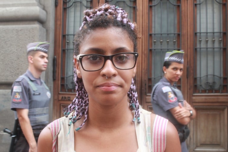 Andreza Delgado durante o ato no último sábado, 5 de dezembro | Foto de Semayat Oliveira
