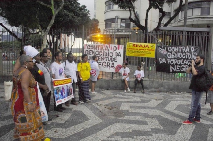 Ato na Central do Brasil contra o genocídio da juventude negra-foto José de Andrade