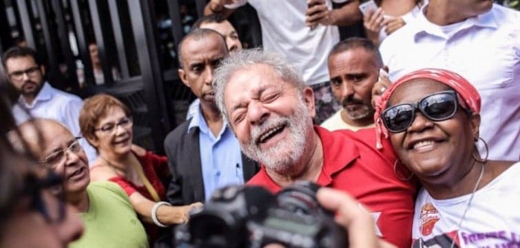 A condução coercitiva de Lula revela a fragilidade a que está submetida a democracia neste momento