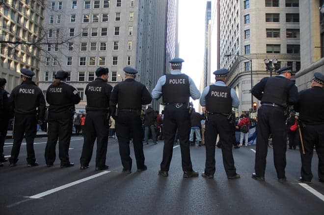EUA: polícia de Chicago ‘não tem consideração por vidas de pessoas negras’, aponta relatório