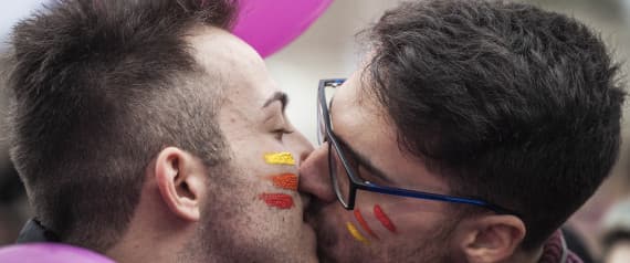 FINALMENTE, o amor venceu! Itália aprova união civil entre homossexuais