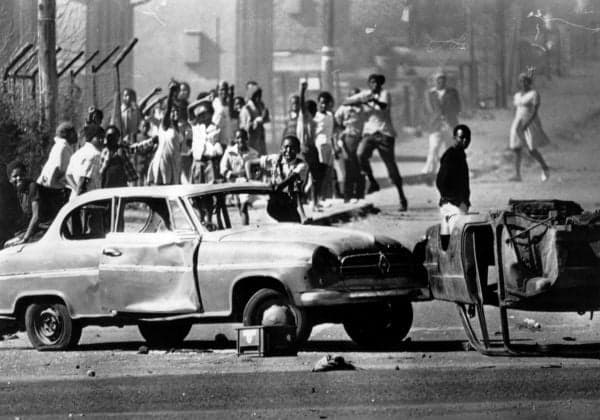 Hoje na História, há 40 anos, no dia 16 de junho de 1976  acontecia o “Levante de Soweto”