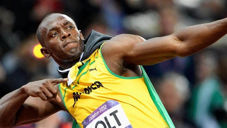 Usain Bolt inspira jovens atletas cariocas durante treino no Rio