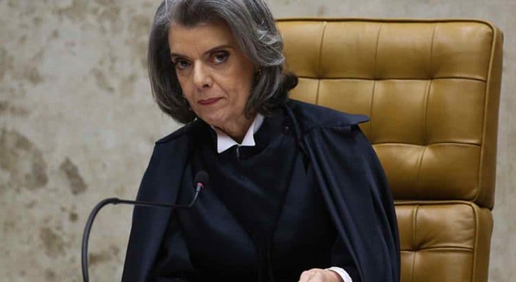 “Há enorme preconceito contra as mulheres” no Brasil, diz Cármen Lúcia