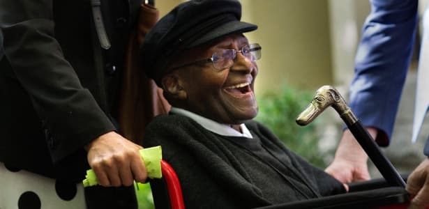 Por que o arcebispo Desmond Tutu luta pelo “direito de morrer”