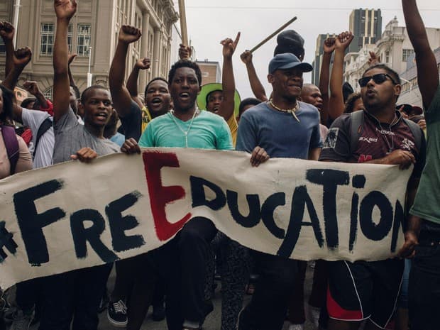 Sul-africanos protestam contra desigualdade na educação