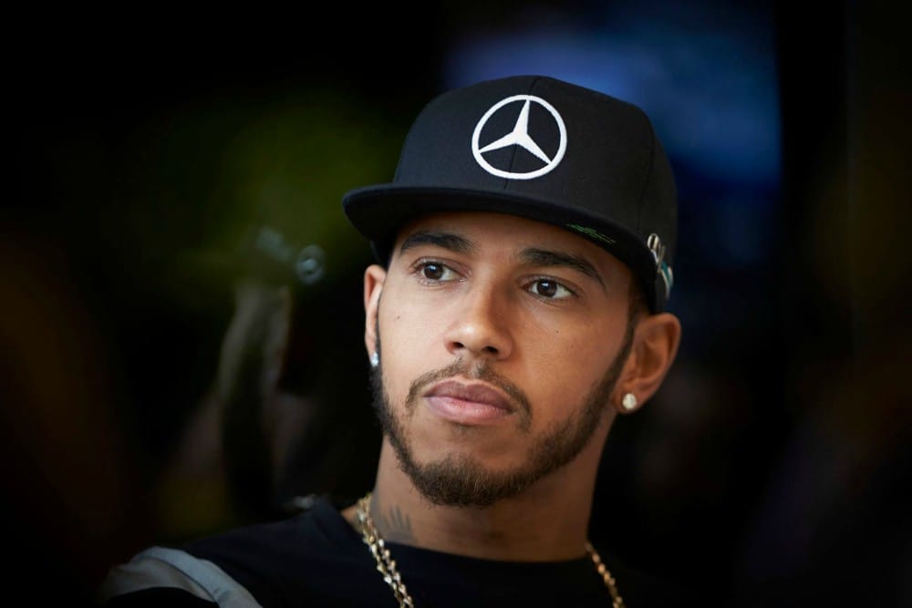 Lewis Hamilton: “Tive de trabalhar duas vezes mais por ser negro”