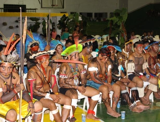 Cerimônia de formatura em MT reúne 43 índios de 32 etnias diferentes