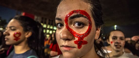 4 fatos para celebrar e 5 fatos que mostram que é preciso lutar (ainda mais) pelos direitos das mulheres no Brasil e no mundo