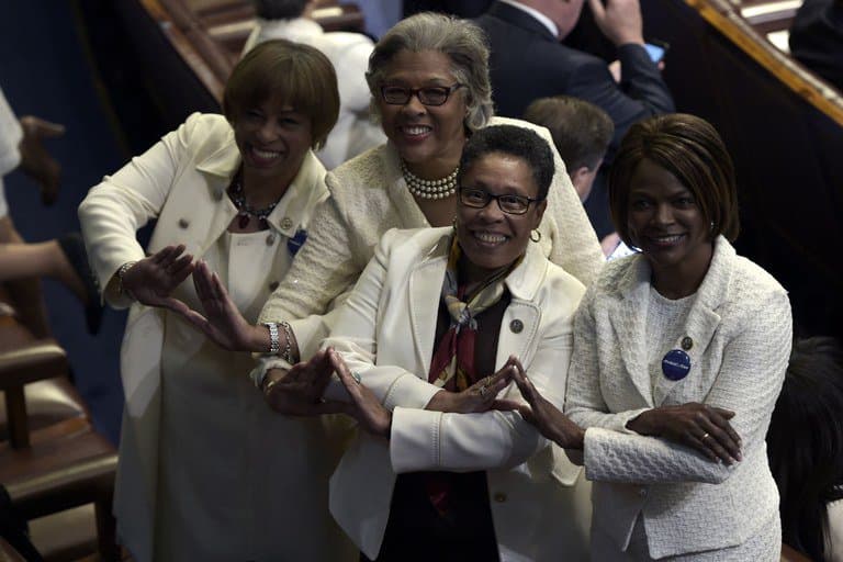 Por que mulheres usaram branco durante o discurso de Trump no Congresso