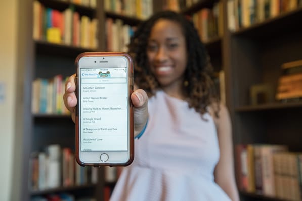 Kaya Thomas criou um app que te ajuda a encontrar livros de autores negros