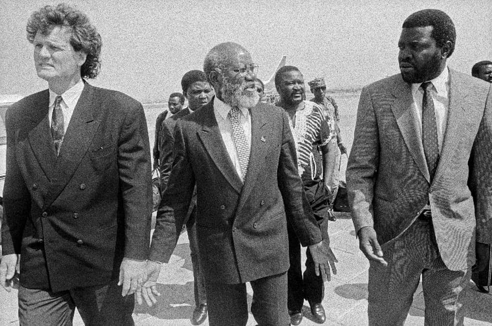Morre herói da independência da Namíbia e companheiro de prisão de Mandela