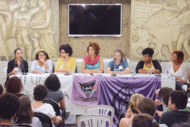 Câmara do Rio de Janeiro rejeita projeto pela visibilidade lésbica