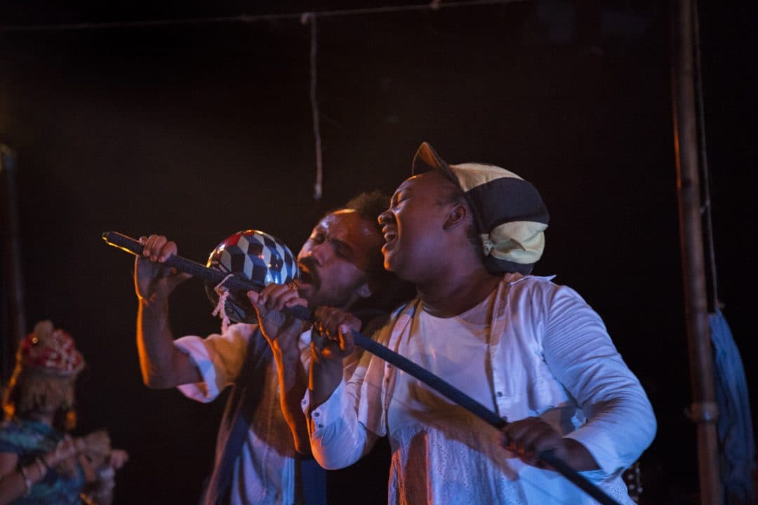 Fim de Semana em Família apresenta oficina de música sobre ritmos africanos e espetáculo com capoeira