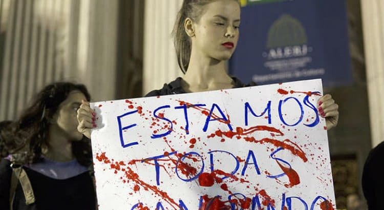 Casos de estupro coletivo mais que dobraram no Brasil nos últimos cinco anos