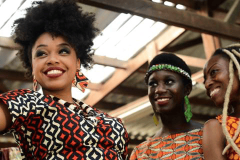 Mostra de criadoras em moda afro-latinas, do Sesc 24 de Maio, chega a sua 4ª edição com desfile a céu aberto