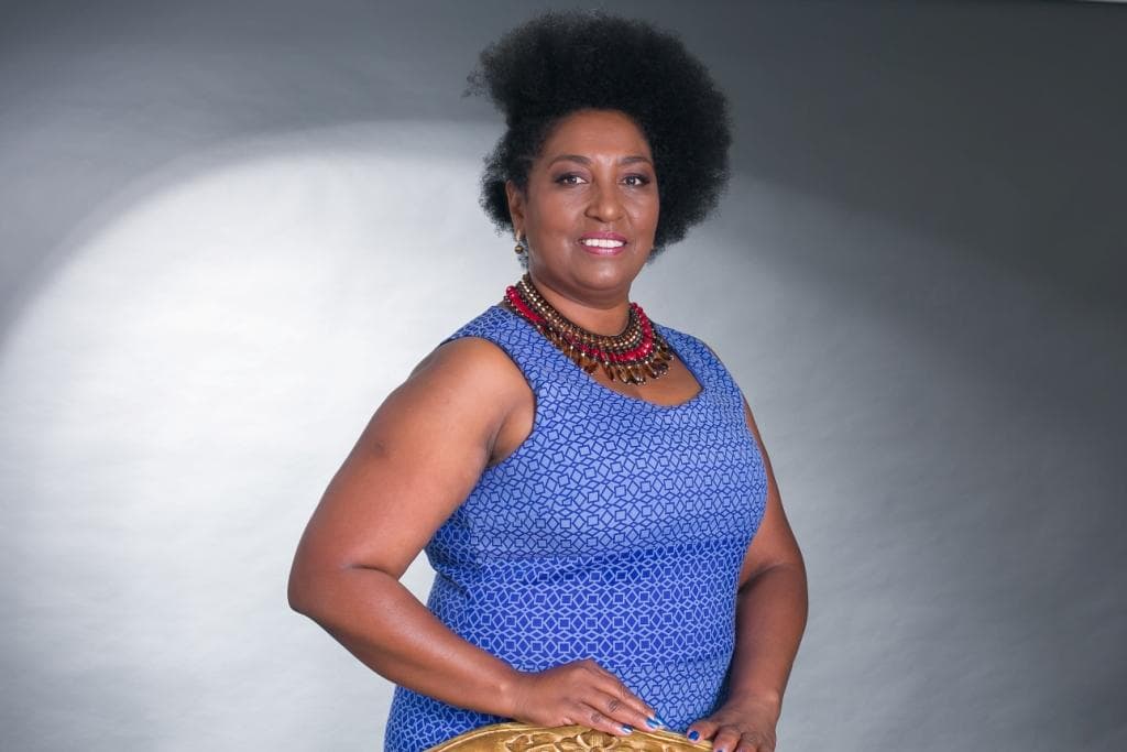 Prêmio Donna 2018: pesquisadora Giane Escobar dedica a vida a pequenas revoluções para promover a cultura afro