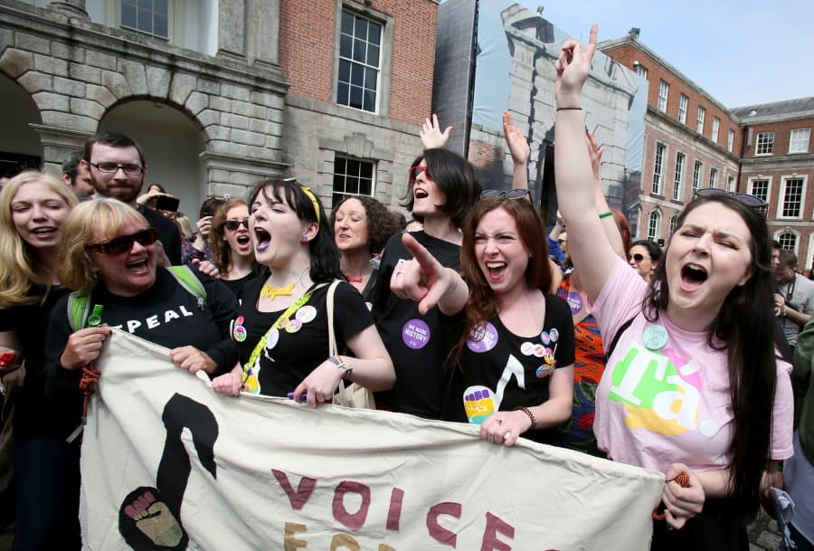 O ‘sim’ para o aborto e as imagens da comemoração das mulheres na Irlanda