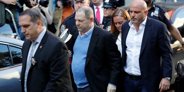 Harvey Weinstein se entrega para polícia e vai responder por acusações de assédio