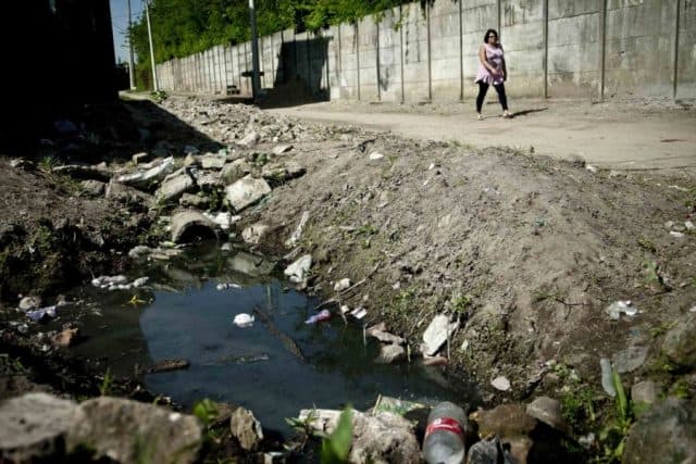 Desigualdade social: uma em cada quatro mulheres não tem acesso a saneamento básico