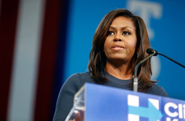 Michelle Obama revela que fez fertilização in vitro para gerar suas filhas