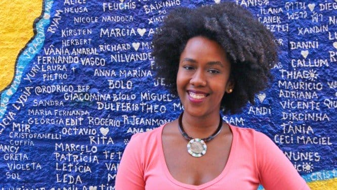 Escritora Ana Paula Lisboa é um dos expoentes da geração de intelectuais negros brasileiros que tiveram acesso ao ensino superior através das políticas afirmativas. Foto: Divulgação/FLUP