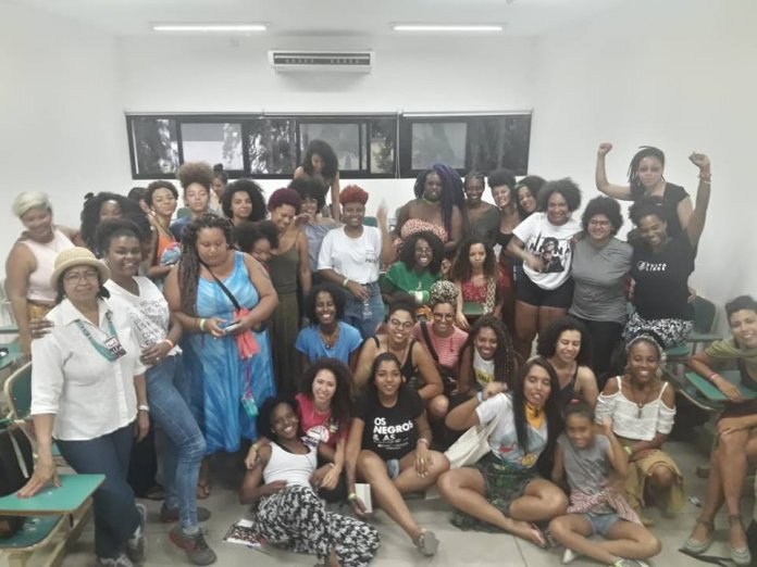 Grupo de mulheres do 4ª edição do Encontro Latino Americano de Feminismos (ELLA).